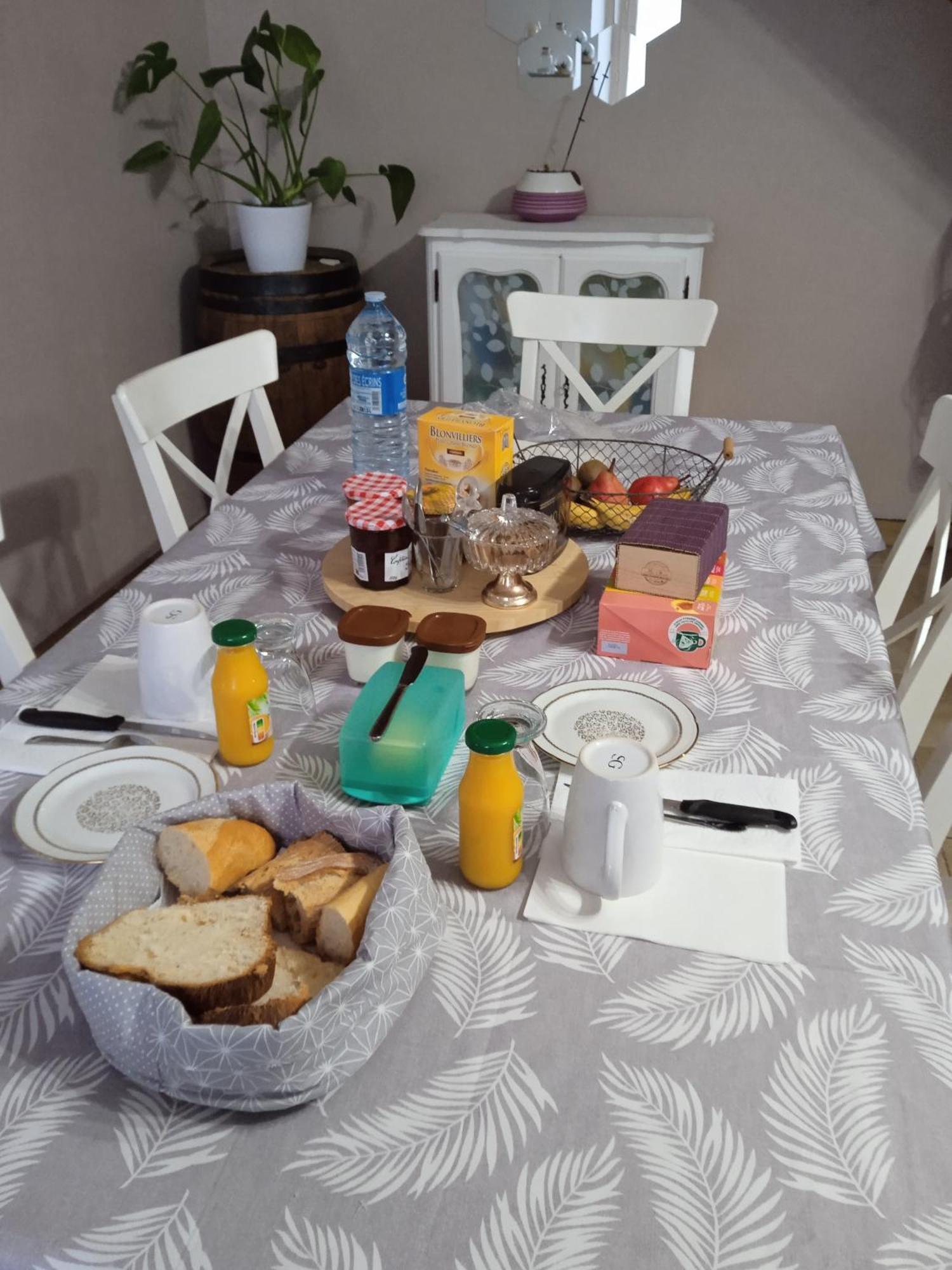 Ty Samy Et Seb Bed & Breakfast Mauron Екстериор снимка